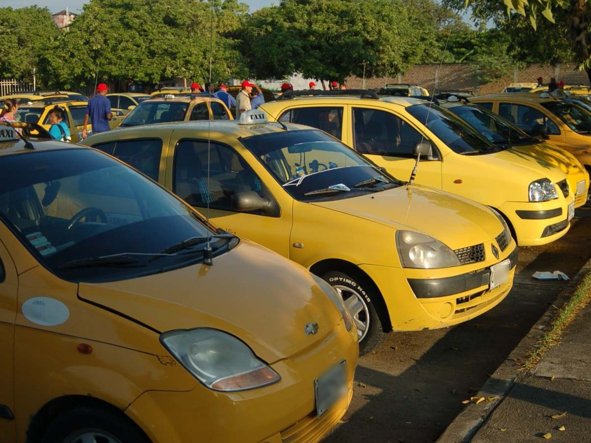 Taxistas del país: «Si no prohíben Uber, votamos ‘no’ al plebiscito»