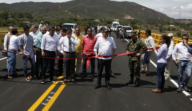 Oficialmente se pone en servicio el puente Pamplonita