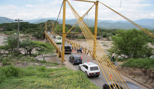 Confirman fecha de cierre del puente de El Zulia