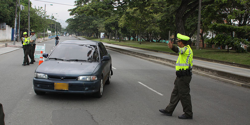 Agentes de tránsito no pueden dictaminar condiciones técnico mecánicas y de seguridad de los vehículos