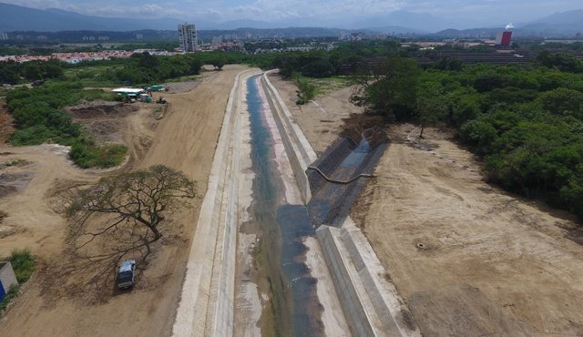 Prolongan el canal Bogotá 347 metros más en pavimento