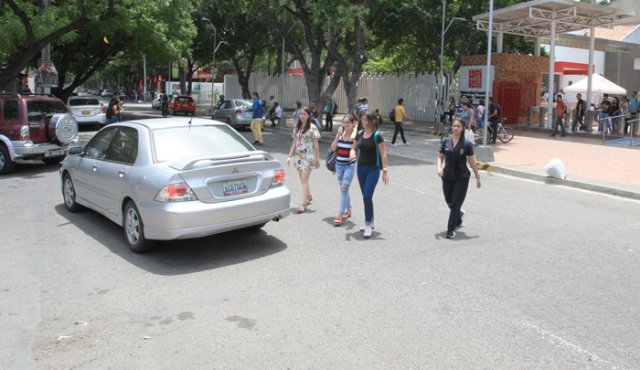 Volverán peatonal la vía de acceso a UFPS